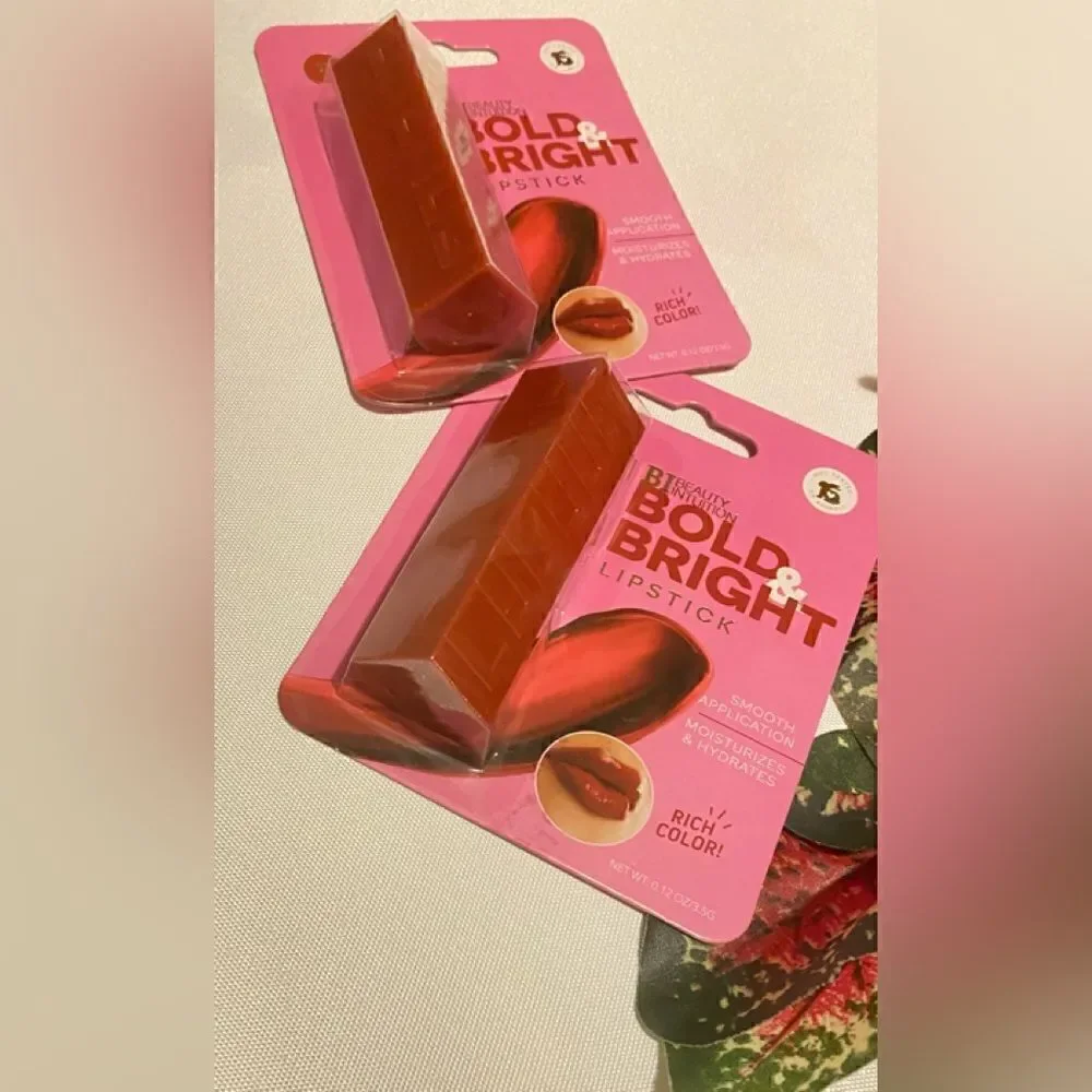 🛍️2 Beauty Intuition Bold & Bright Red  Lipstick Rich Color Moisturizes 💥